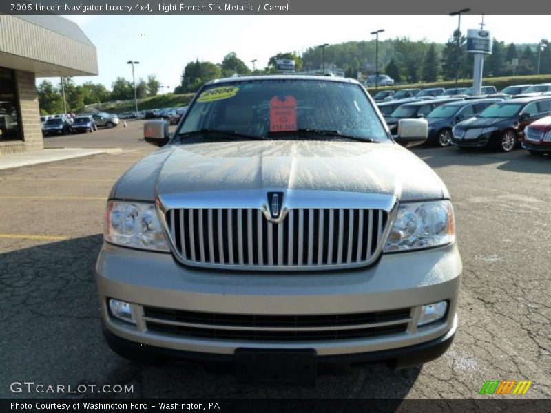 Light French Silk Metallic / Camel 2006 Lincoln Navigator Luxury 4x4