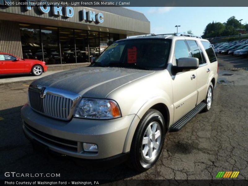Light French Silk Metallic / Camel 2006 Lincoln Navigator Luxury 4x4
