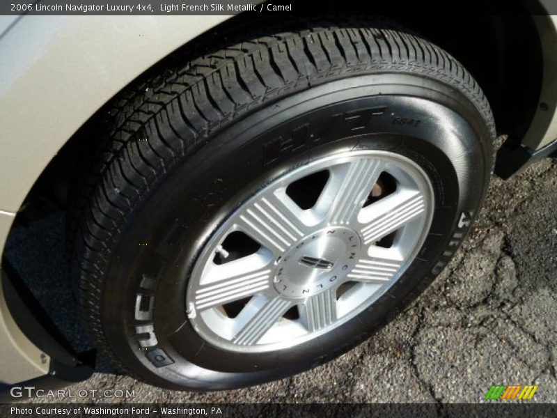 Light French Silk Metallic / Camel 2006 Lincoln Navigator Luxury 4x4