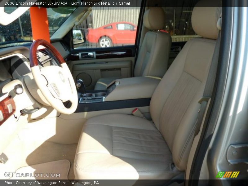 Light French Silk Metallic / Camel 2006 Lincoln Navigator Luxury 4x4