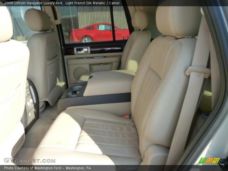 Light French Silk Metallic / Camel 2006 Lincoln Navigator Luxury 4x4
