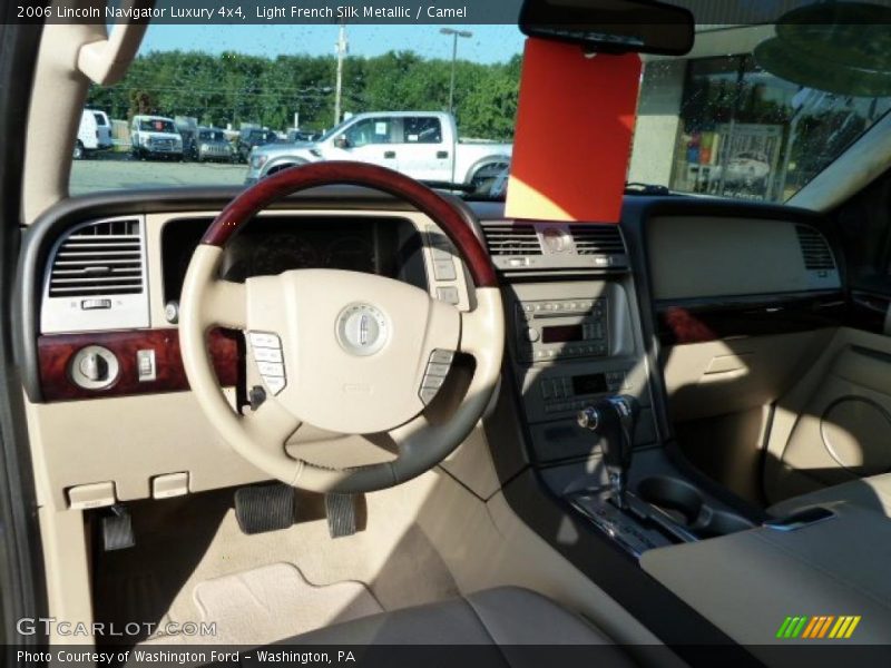 Light French Silk Metallic / Camel 2006 Lincoln Navigator Luxury 4x4
