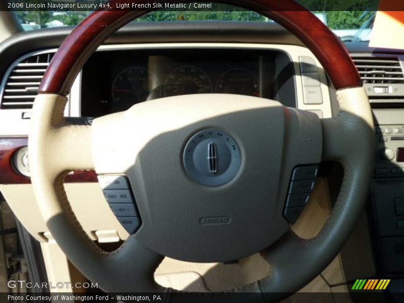 Light French Silk Metallic / Camel 2006 Lincoln Navigator Luxury 4x4