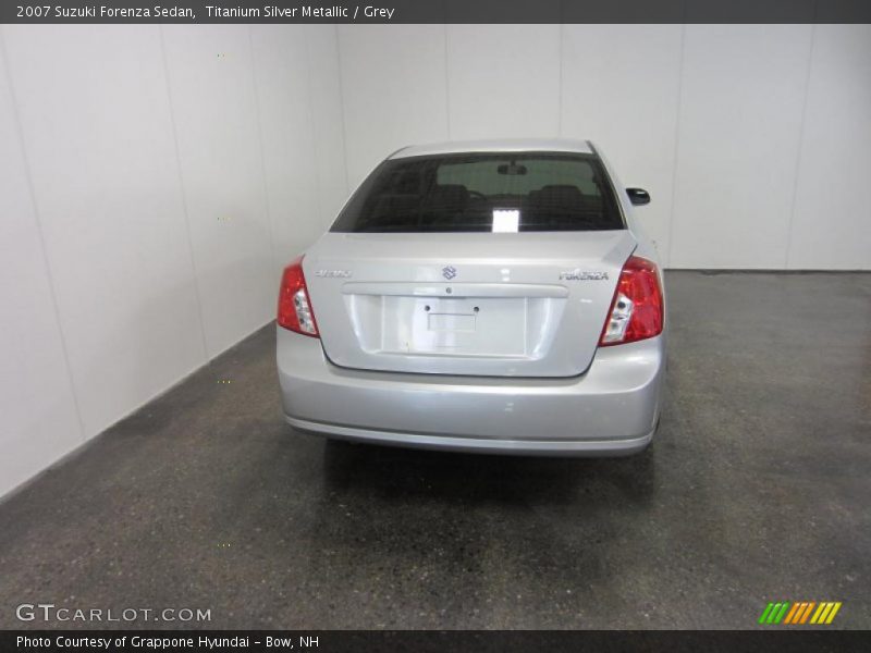 Titanium Silver Metallic / Grey 2007 Suzuki Forenza Sedan