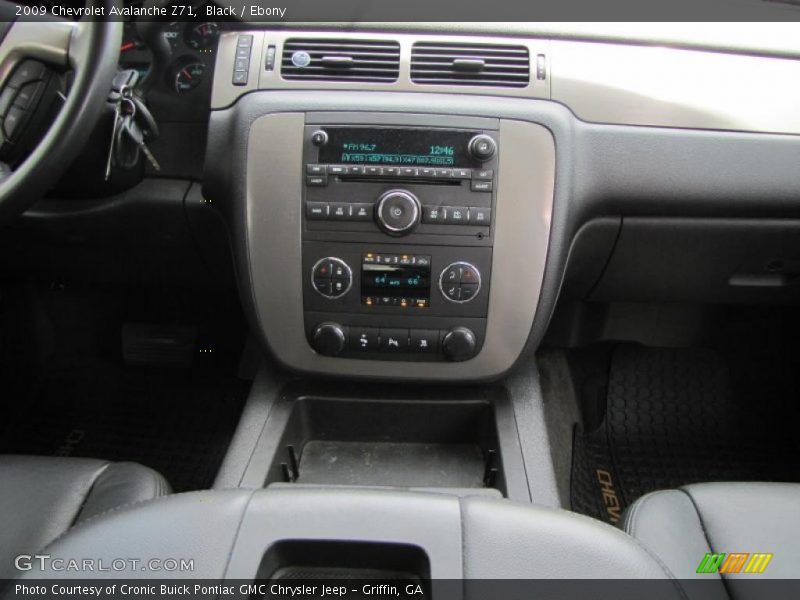 Black / Ebony 2009 Chevrolet Avalanche Z71