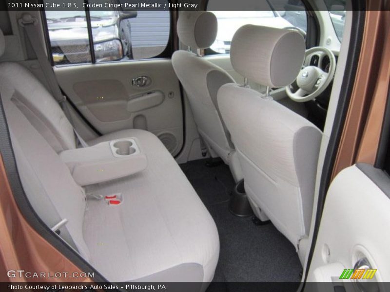  2011 Cube 1.8 S Light Gray Interior