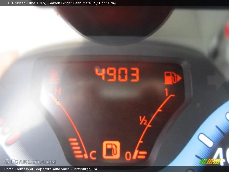 Golden Ginger Pearl Metallic / Light Gray 2011 Nissan Cube 1.8 S