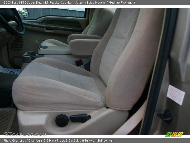 Arizona Beige Metallic / Medium Parchment 2003 Ford F350 Super Duty XLT Regular Cab 4x4