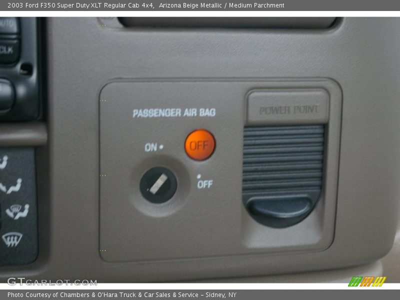 Arizona Beige Metallic / Medium Parchment 2003 Ford F350 Super Duty XLT Regular Cab 4x4