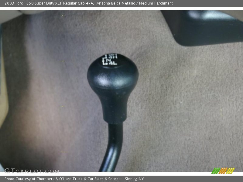 Arizona Beige Metallic / Medium Parchment 2003 Ford F350 Super Duty XLT Regular Cab 4x4