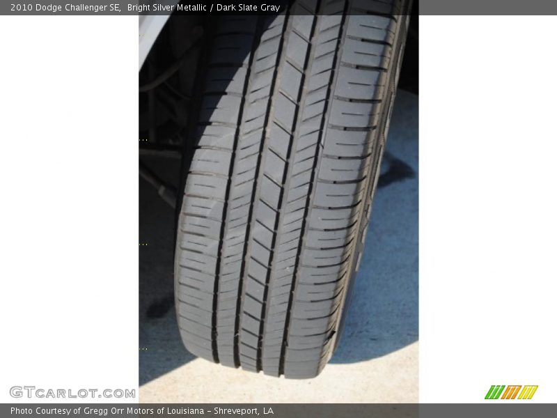 Bright Silver Metallic / Dark Slate Gray 2010 Dodge Challenger SE