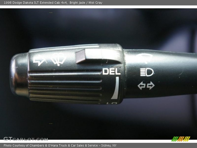 Controls of 1998 Dakota SLT Extended Cab 4x4