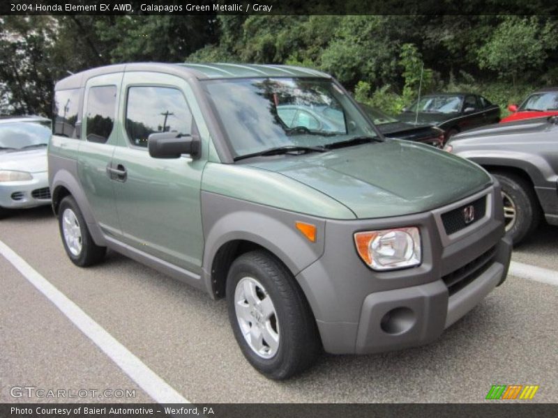 Front 3/4 View of 2004 Element EX AWD