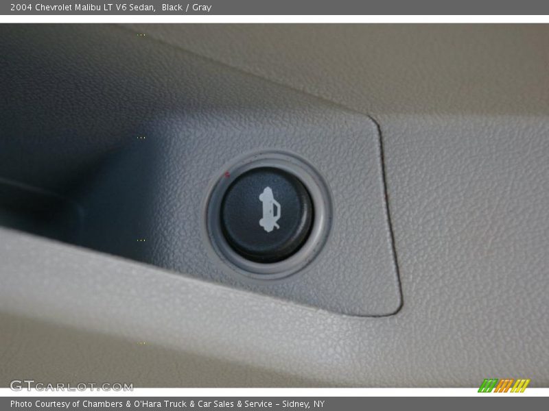Black / Gray 2004 Chevrolet Malibu LT V6 Sedan