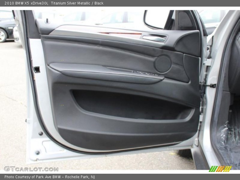 Titanium Silver Metallic / Black 2010 BMW X5 xDrive30i
