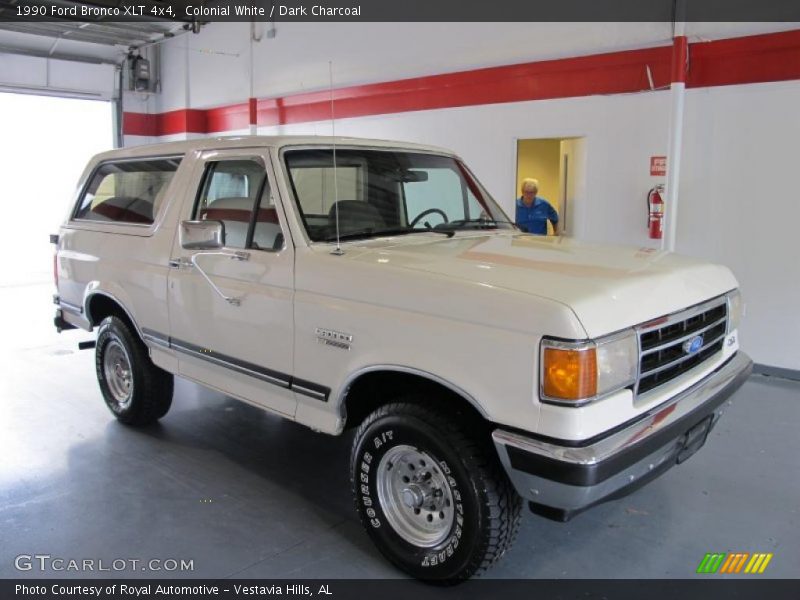 Front 3/4 View of 1990 Bronco XLT 4x4