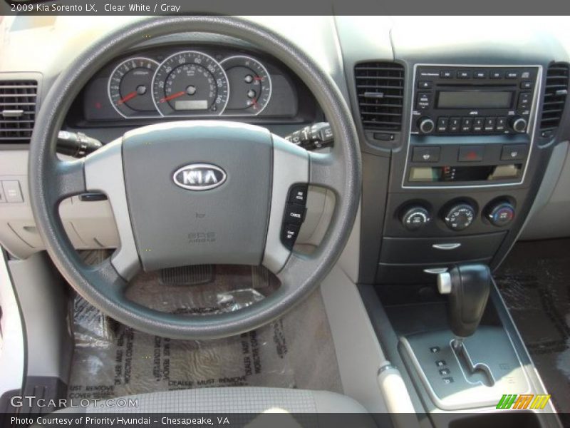 Clear White / Gray 2009 Kia Sorento LX