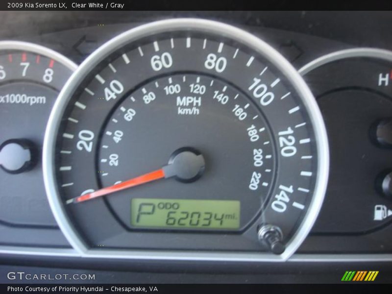 Clear White / Gray 2009 Kia Sorento LX