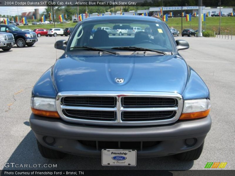 Atlantic Blue Pearl / Dark Slate Gray 2004 Dodge Dakota SXT Club Cab 4x4