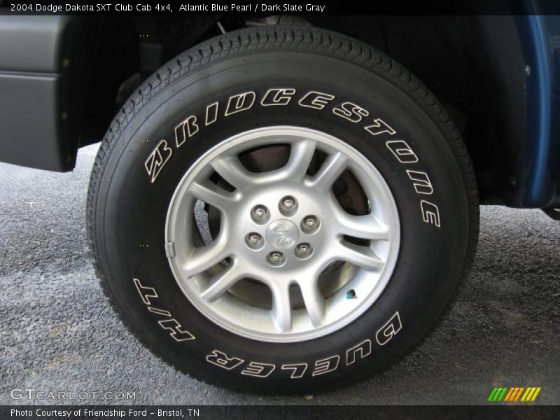 Atlantic Blue Pearl / Dark Slate Gray 2004 Dodge Dakota SXT Club Cab 4x4