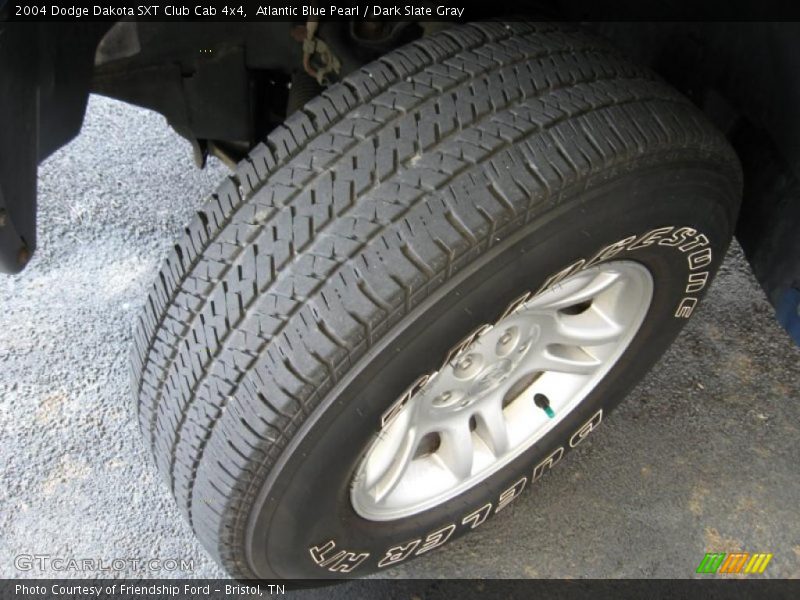 Atlantic Blue Pearl / Dark Slate Gray 2004 Dodge Dakota SXT Club Cab 4x4