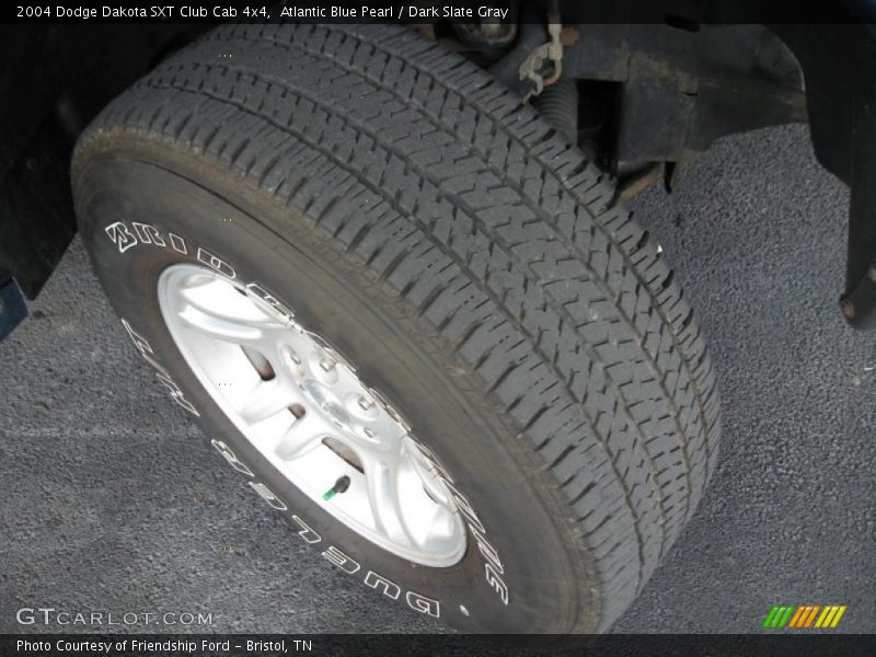 Atlantic Blue Pearl / Dark Slate Gray 2004 Dodge Dakota SXT Club Cab 4x4