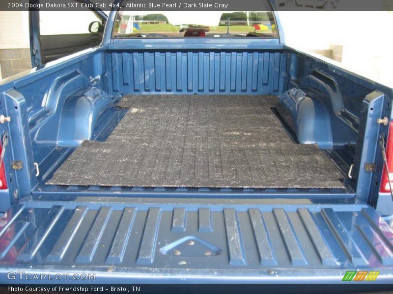Atlantic Blue Pearl / Dark Slate Gray 2004 Dodge Dakota SXT Club Cab 4x4