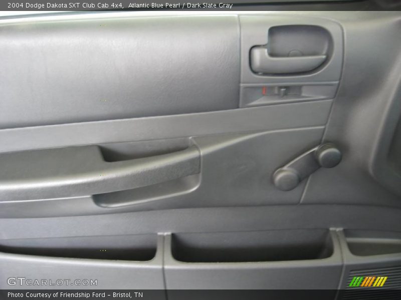 Atlantic Blue Pearl / Dark Slate Gray 2004 Dodge Dakota SXT Club Cab 4x4