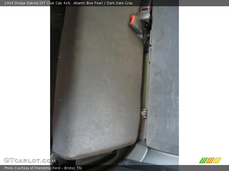 Atlantic Blue Pearl / Dark Slate Gray 2004 Dodge Dakota SXT Club Cab 4x4