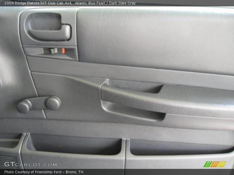 Atlantic Blue Pearl / Dark Slate Gray 2004 Dodge Dakota SXT Club Cab 4x4