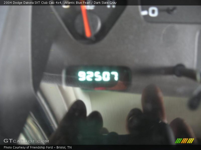 Atlantic Blue Pearl / Dark Slate Gray 2004 Dodge Dakota SXT Club Cab 4x4