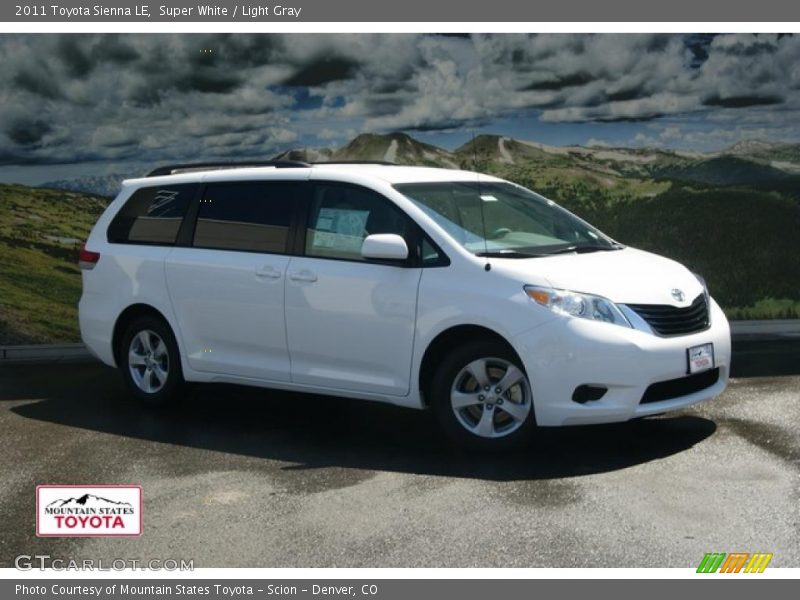 Super White / Light Gray 2011 Toyota Sienna LE