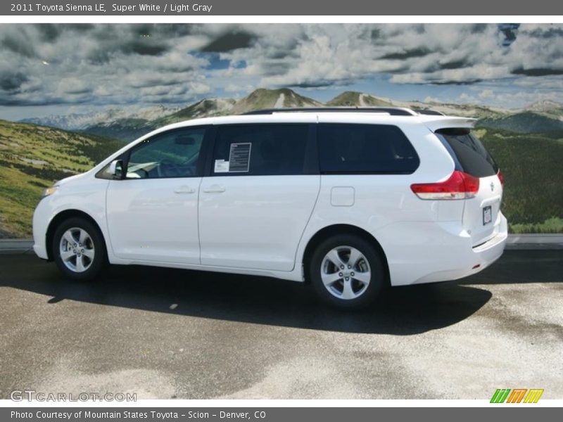 Super White / Light Gray 2011 Toyota Sienna LE