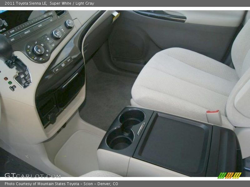 Super White / Light Gray 2011 Toyota Sienna LE