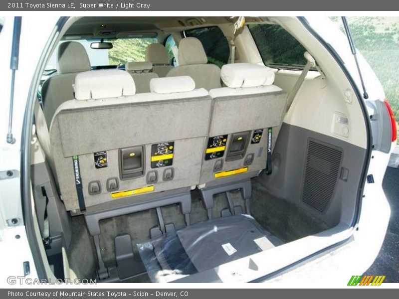 Super White / Light Gray 2011 Toyota Sienna LE