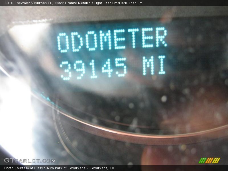 Black Granite Metallic / Light Titanium/Dark Titanium 2010 Chevrolet Suburban LT