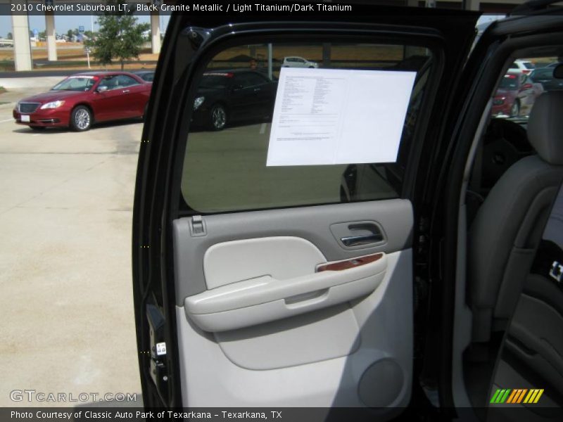 Black Granite Metallic / Light Titanium/Dark Titanium 2010 Chevrolet Suburban LT