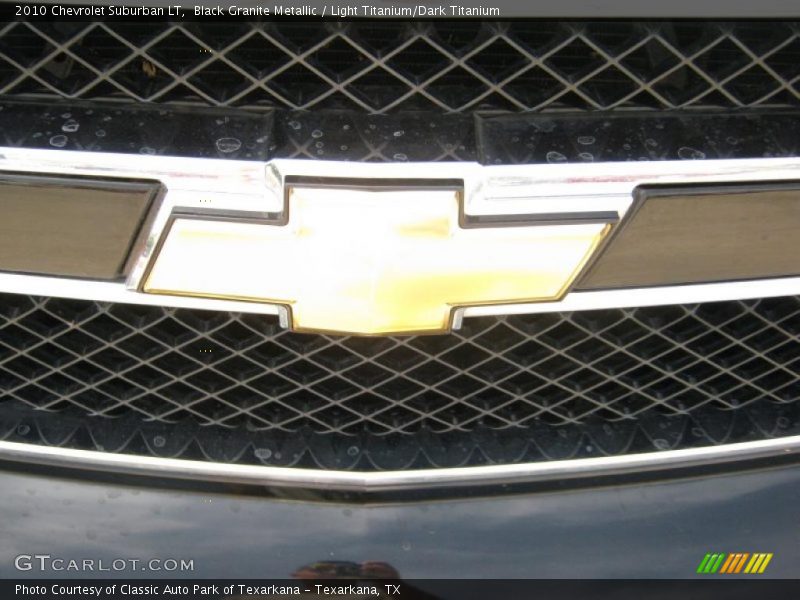 Black Granite Metallic / Light Titanium/Dark Titanium 2010 Chevrolet Suburban LT