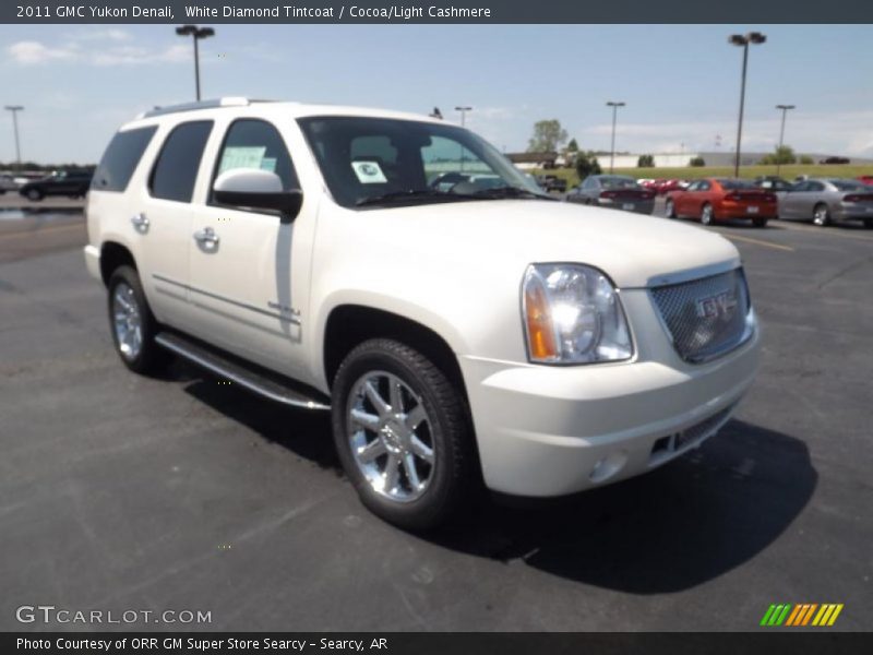 Front 3/4 View of 2011 Yukon Denali