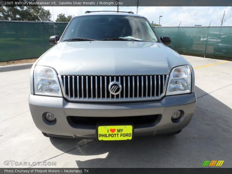 Satellite Silver Metallic / Midnight Grey 2005 Mercury Mountaineer V6