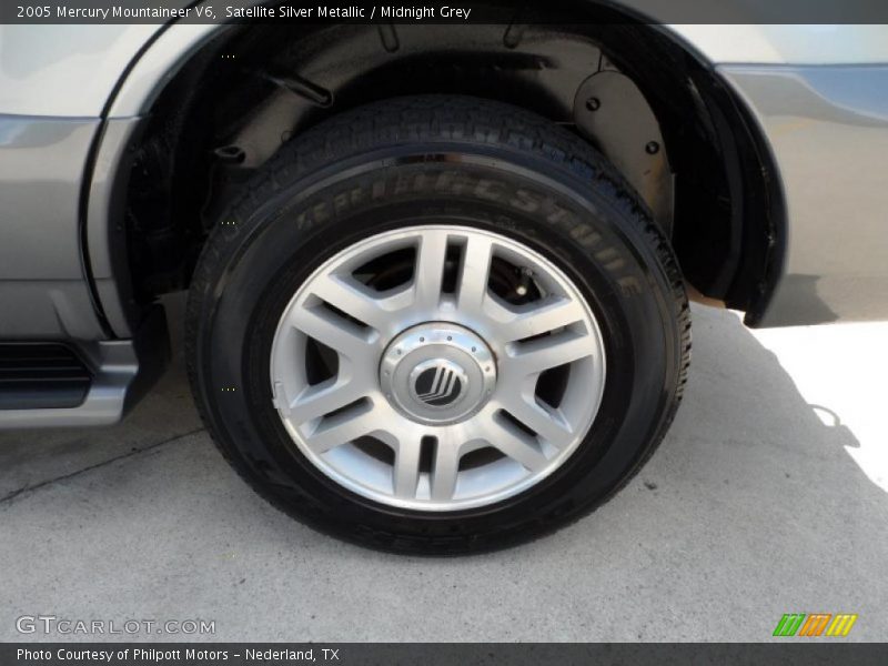 Satellite Silver Metallic / Midnight Grey 2005 Mercury Mountaineer V6