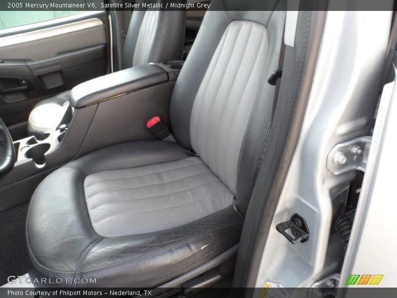 Satellite Silver Metallic / Midnight Grey 2005 Mercury Mountaineer V6