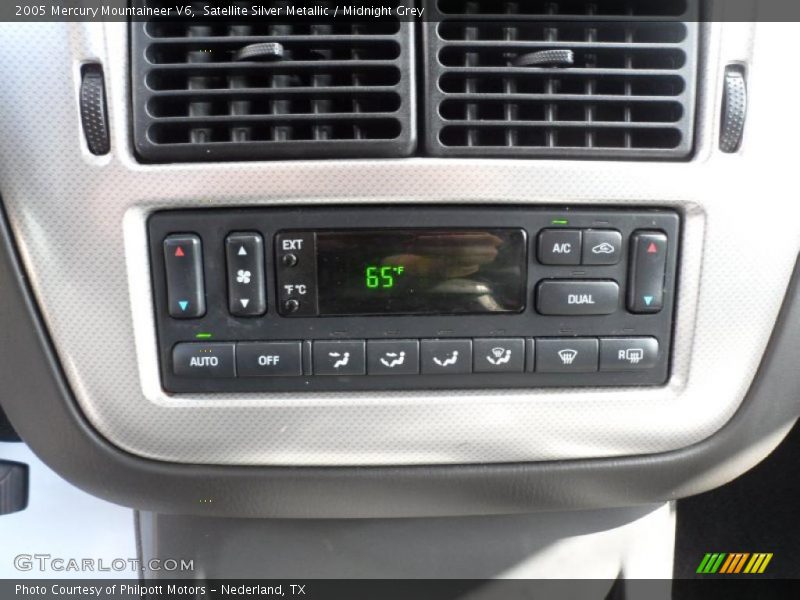 Satellite Silver Metallic / Midnight Grey 2005 Mercury Mountaineer V6