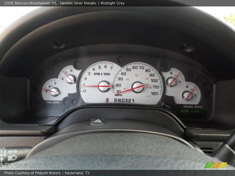 Satellite Silver Metallic / Midnight Grey 2005 Mercury Mountaineer V6