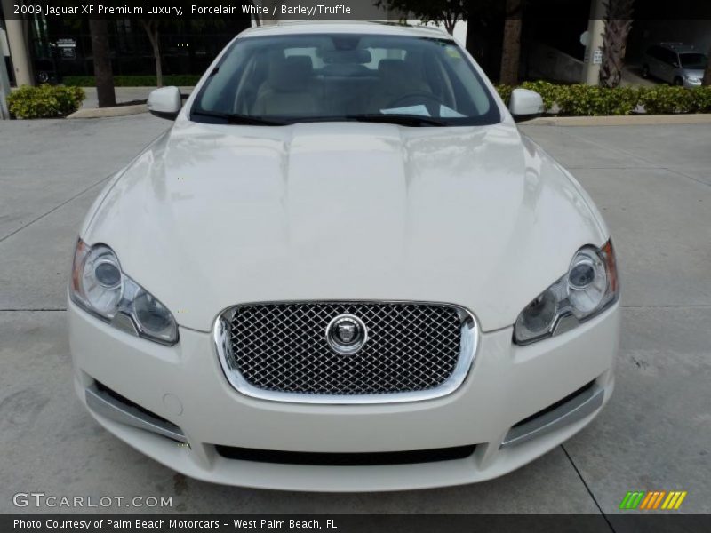 Porcelain White / Barley/Truffle 2009 Jaguar XF Premium Luxury