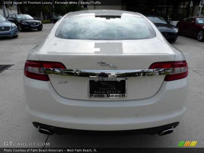 Porcelain White / Barley/Truffle 2009 Jaguar XF Premium Luxury