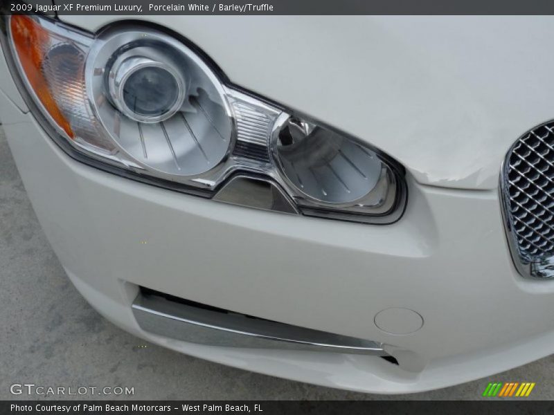 Porcelain White / Barley/Truffle 2009 Jaguar XF Premium Luxury