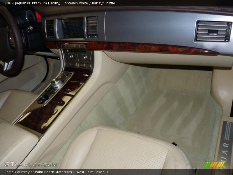 Porcelain White / Barley/Truffle 2009 Jaguar XF Premium Luxury