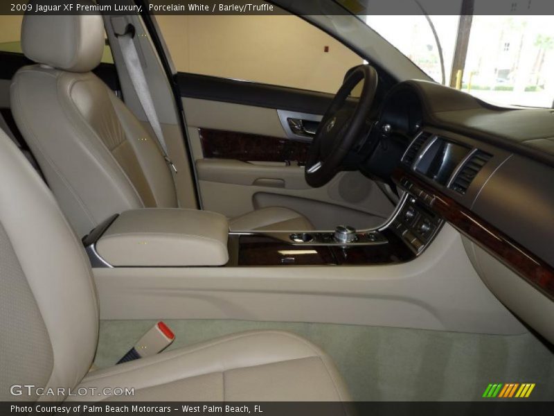 Porcelain White / Barley/Truffle 2009 Jaguar XF Premium Luxury