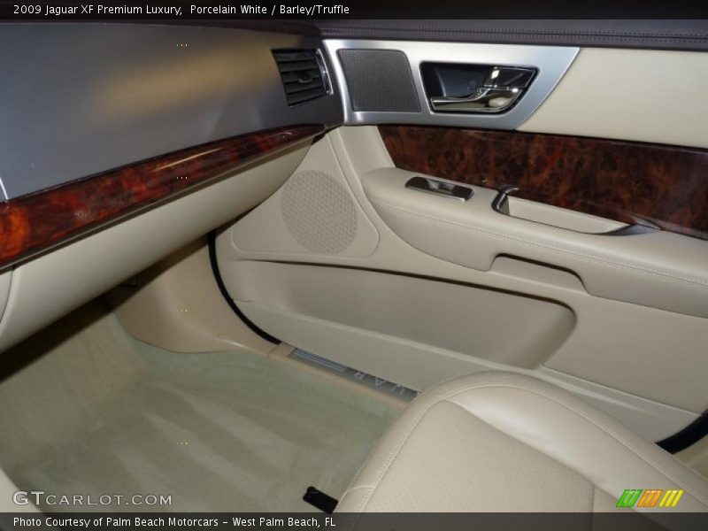 Porcelain White / Barley/Truffle 2009 Jaguar XF Premium Luxury